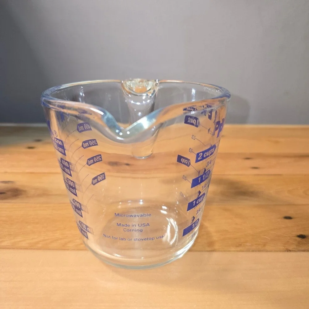 Pyrex 2 Cup Glass Measuring Cup Blue Lettering 500ml 16oz Made in USA Corning